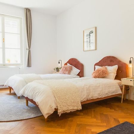 Top Location City Centre Condo In Historic Building With Free Garage Parking Ljubljana Dış mekan fotoğraf