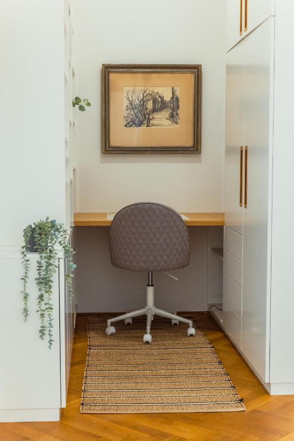 Top Location City Centre Condo In Historic Building With Free Garage Parking Ljubljana Dış mekan fotoğraf