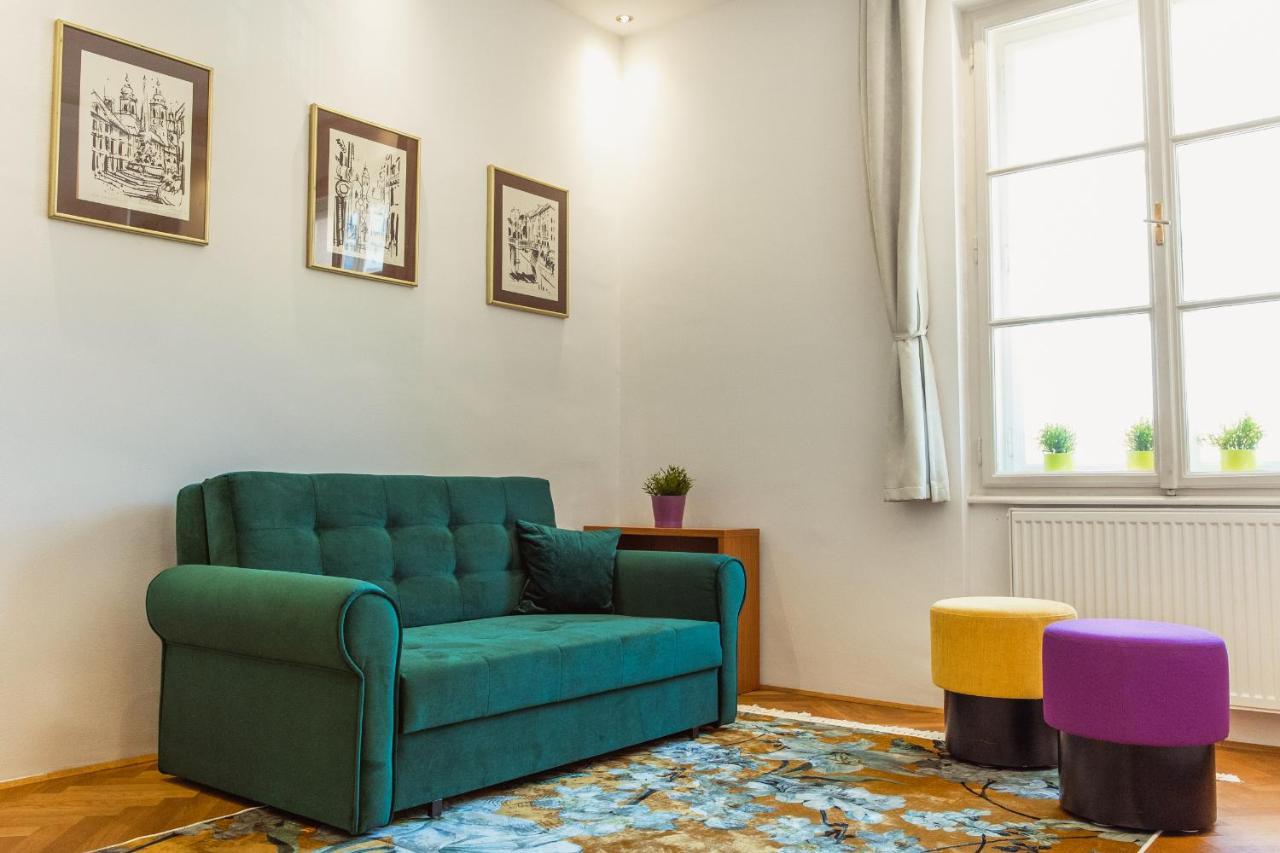 Top Location City Centre Condo In Historic Building With Free Garage Parking Ljubljana Dış mekan fotoğraf
