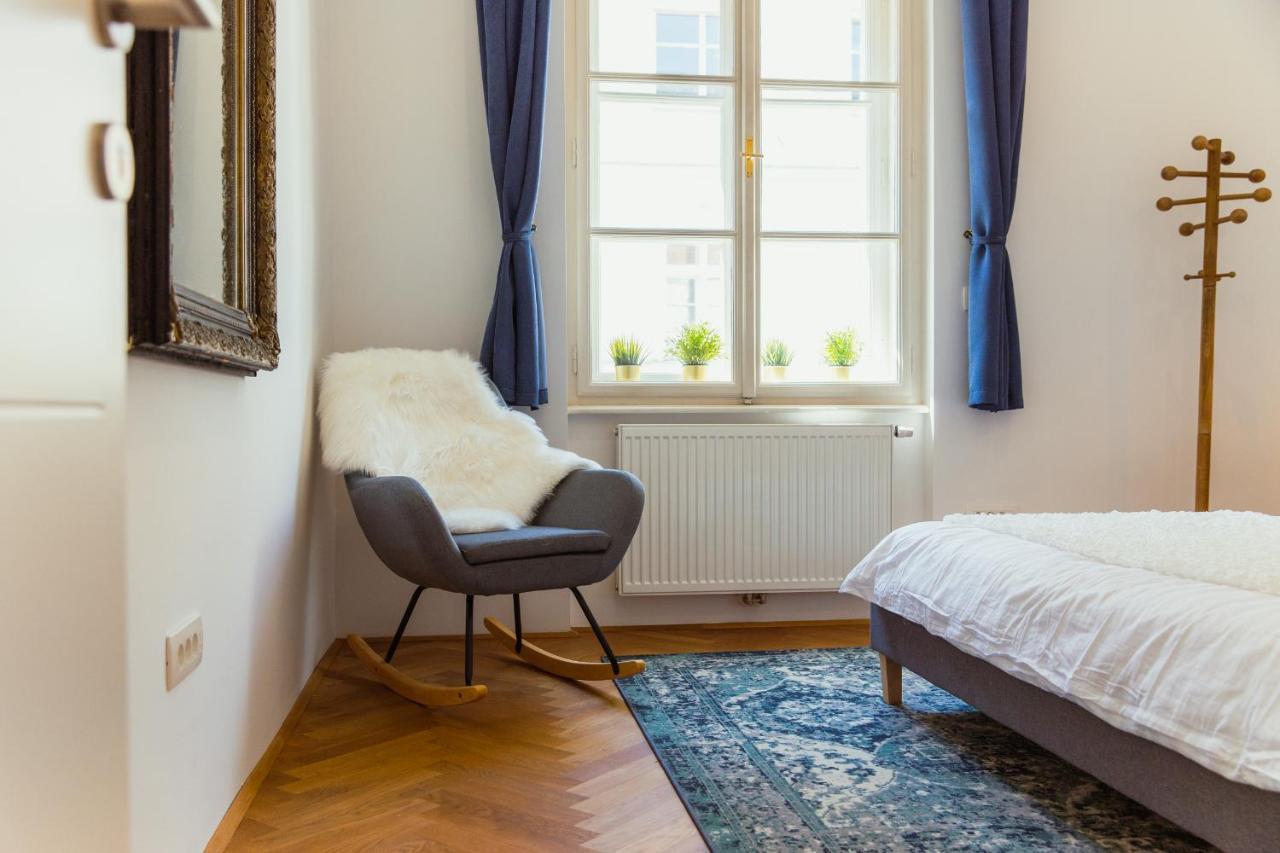 Top Location City Centre Condo In Historic Building With Free Garage Parking Ljubljana Dış mekan fotoğraf