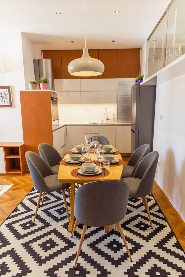 Top Location City Centre Condo In Historic Building With Free Garage Parking Ljubljana Dış mekan fotoğraf